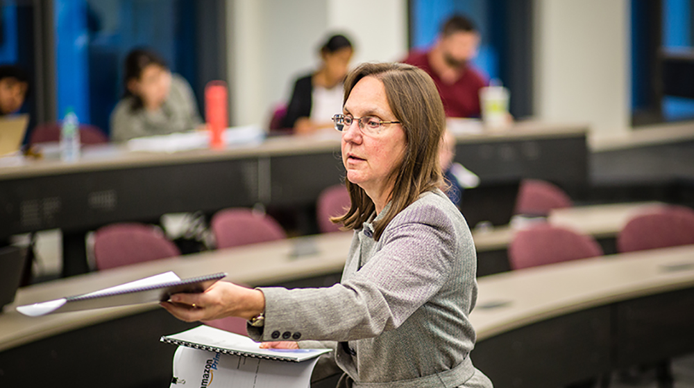 Professor Dawn Harris lecturing in the Schreiber Center Professor Dawn Harris lecturing in the Schreiber Center